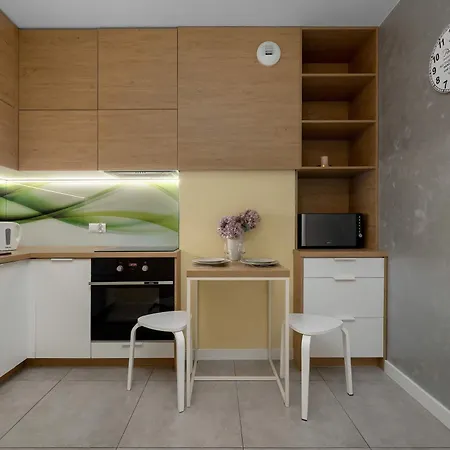 Klimatyczny Z Parkingiem I Balkonem By Renters فروتسواف